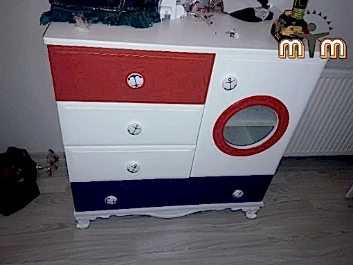 İlke Mobilya Tamir Montaj Servis İşinde deneyimli olmayan kişiler tarafından yapılan mobilya tamir işlemleri geri dönüşü olmayan hasarlara sebebiyet verebilmektedirler. Mobilyalarınızın kaliteli ve uzun ömürlü tamir işlemi yapılması için konusunda uzman firmamızla iletişime geçerek randevu talebi oluşturabilirsiniz.