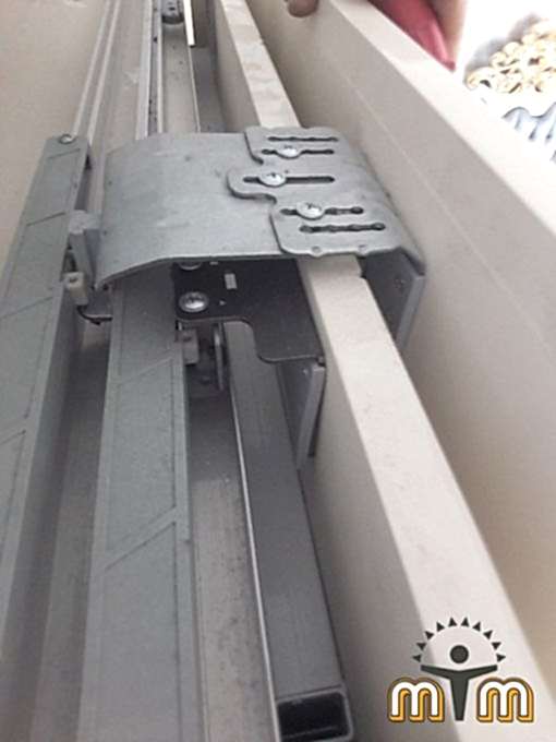 Arnavutköy Fatih Mahallesi Mobilya Tamir Servis Mobilya tamir servisi olarak Fatih mahallesi mobilya tamiri konusunda hizmet veriyoruz. Mobilyalar yapısı gereği ahşaptan imal olması nedeniyle kolay hasar alabiliyor. Evden eve taşıma hizmeti veren bazı firmalar işlerini gelişi güzel yaptıklarından dolayı geride bir çok sorunlar bırakabiliyorlar. Mobilya tamir işlemi işinde deneyimli ve tecrübeli teknisyenler tarafından dikkatlice yapılmalıdır.