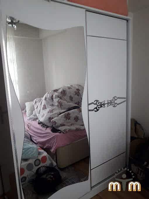 Arnavutköy Hadımköy Mahallesi Mobilya Tamir Servis Mobilya tamir servisi olarak Hadımköy mahallesi mobilya tamiri konusunda hizmet veriyoruz. Mobilyalar yapısı gereği ahşaptan imal olması nedeniyle kolay hasar alabiliyor. Evden eve taşıma hizmeti veren bazı firmalar işlerini gelişi güzel yaptıklarından dolayı geride bir çok sorunlar bırakabiliyorlar. Mobilya tamir işlemi işinde deneyimli ve tecrübeli teknisyenler tarafından dikkatlice yapılmalıdır.