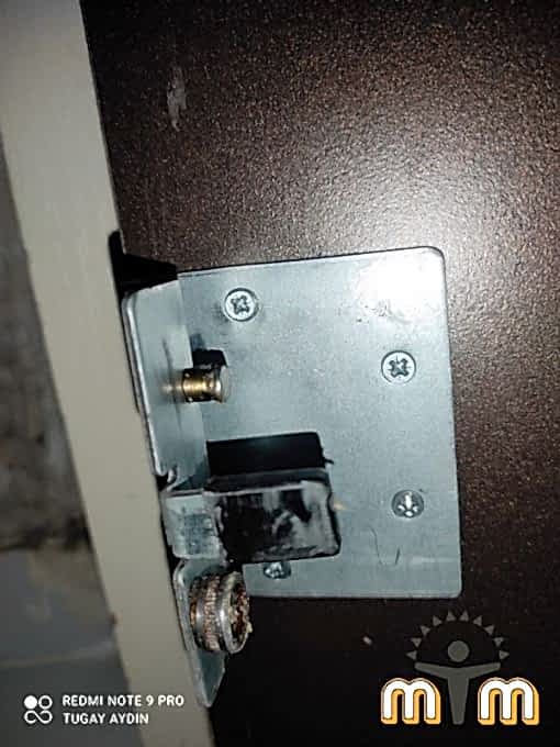 Arnavutköy Yunus Emre Mahallesi Mobilya Tamir Servis Mobilya tamir servisi olarak Yunus Emre mahallesi mobilya tamiri konusunda hizmet veriyoruz. Mobilyalar yapısı gereği ahşaptan imal olması nedeniyle kolay hasar alabiliyor. Evden eve taşıma hizmeti veren bazı firmalar işlerini gelişi güzel yaptıklarından dolayı geride bir çok sorunlar bırakabiliyorlar. Mobilya tamir işlemi işinde deneyimli ve tecrübeli teknisyenler tarafından dikkatlice yapılmalıdır.