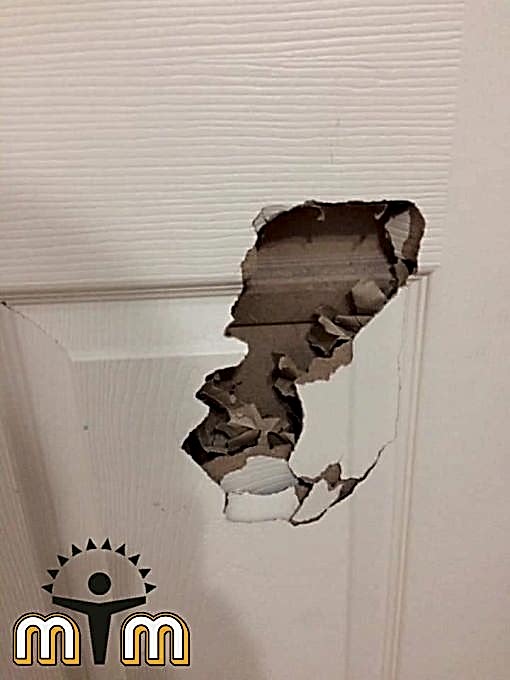 Küçükçekmece Atakent 1.2.3. Bölge Mobilya Tamir Servis Mobilya tamir servisi olarak Atakent 1.2.3. bölge mobilya tamiri konusunda hizmet veriyoruz. Mobilyalar yapısı gereği ahşaptan imal olması nedeniyle kolay hasar alabiliyor. Evden eve taşıma hizmeti veren bazı firmalar işlerini gelişi güzel yaptıklarından dolayı geride bir çok sorunlar bırakabiliyorlar. Mobilya tamir işlemi işinde deneyimli ve tecrübeli teknisyenler tarafından dikkatlice yapılmalıdır