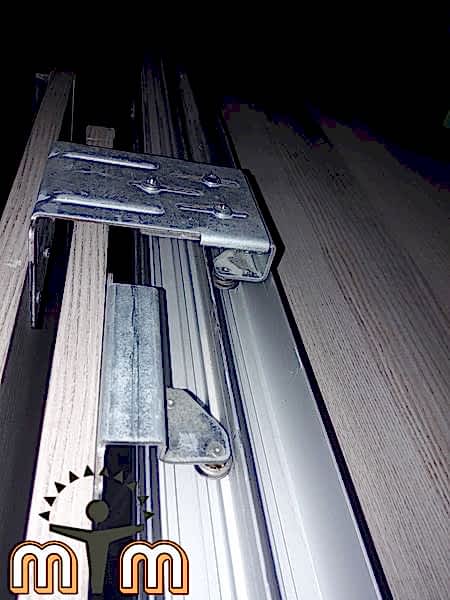 Avcılar Cihangir Mahallesi Mobilya Tamir Servis Mobilya tamir servisi olarak Cihangir mahallesi mobilya tamiri konusunda hizmet veriyoruz. Mobilyalar yapısı gereği ahşaptan imal olması nedeniyle kolay hasar alabiliyor. Evden eve taşıma hizmeti veren bazı firmalar işlerini gelişi güzel yaptıklarından dolayı geride bir çok sorunlar bırakabiliyorlar. Mobilya tamir işlemi işinde deneyimli ve tecrübeli teknisyenler tarafından dikkatlice yapılmalıdır.