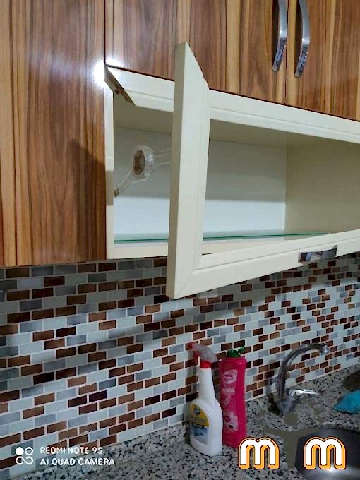 Avcılar Tahtakale Mahallesi Mobilya Tamir Servis Mobilya tamir servisi olarak Tahtakale mahallesi mobilya tamiri konusunda hizmet veriyoruz. Mobilyalar yapısı gereği ahşaptan imal olması nedeniyle kolay hasar alabiliyor. Evden eve taşıma hizmeti veren bazı firmalar işlerini gelişi güzel yaptıklarından dolayı geride bir çok sorunlar bırakabiliyorlar. Mobilya tamir işlemi işinde deneyimli ve tecrübeli teknisyenler tarafından dikkatlice yapılmalıdır.