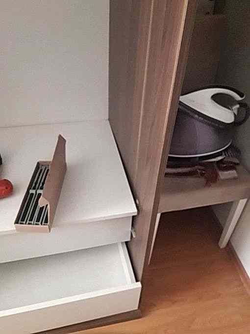 Bağcılar Barbaros Mahallesi Mobilya Tamir Servis Mobilya tamir servisi olarak Barbaros mahallesi mobilya tamiri konusunda hizmet veriyoruz. Mobilyalar yapısı gereği ahşaptan imal olması nedeniyle kolay hasar alabiliyor. Evden eve taşıma hizmeti veren bazı firmalar işlerini gelişi güzel yaptıklarından dolayı geride bir çok sorunlar bırakabiliyorlar. Mobilya tamir işlemi işinde deneyimli ve tecrübeli teknisyenler tarafından dikkatlice yapılmalıdır. İşinde deneyimli olmayan kişiler