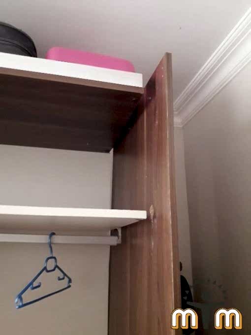 Bağcılar Demirkapı Mahallesi Mobilya Tamir Servis Mobilya tamir servisi olarak Demirkapı mahallesi mobilya tamiri konusunda hizmet veriyoruz. Mobilyalar yapısı gereği ahşaptan imal olması nedeniyle kolay hasar alabiliyor. Evden eve taşıma hizmeti veren bazı firmalar işlerini gelişi güzel yaptıklarından dolayı geride bir çok sorunlar bırakabiliyorlar. Mobilya tamir işlemi işinde deneyimli ve tecrübeli teknisyenler tarafından dikkatlice yapılmalıdır. İşinde deneyimli