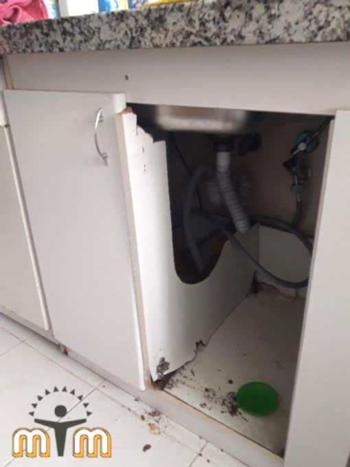 Bağcılar Hürriyet Mahallesi Mobilya Tamir Servis Mobilya tamir servisi olarak Hürriyet mahallesi mobilya tamiri konusunda hizmet veriyoruz. Mobilyalar yapısı gereği ahşaptan imal olması nedeniyle kolay hasar alabiliyor. Evden eve taşıma hizmeti veren bazı firmalar işlerini gelişi güzel yaptıklarından dolayı geride bir çok sorunlar bırakabiliyorlar. Mobilya tamir işlemi işinde deneyimli ve tecrübeli teknisyenler tarafından dikkatlice yapılmalıdır. İşinde deneyimli