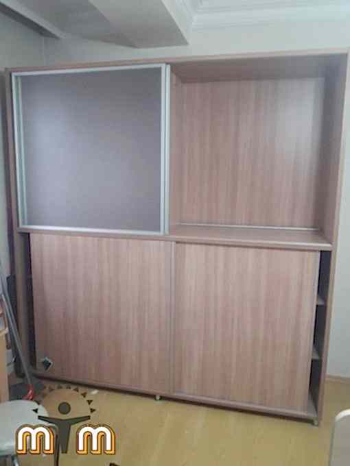 Bahçelievler Zafer Mahallesi Mobilya Tamir Servis Mobilya tamir servisi olarak Zafer mahallesi mobilya tamiri konusunda hizmet veriyoruz. Mobilyalar yapısı gereği ahşaptan imal olması nedeniyle kolay hasar alabiliyor. Evden eve taşıma hizmeti veren bazı firmalar işlerini gelişi güzel yaptıklarından dolayı geride bir çok sorunlar bırakabiliyorlar. Mobilya tamir işlemi işinde deneyimli ve tecrübeli teknisyenler tarafından dikkatlice yapılmalıdır. İşinde deneyimli olmayan kişiler tarafından