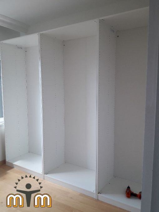 Bakırköy Ataköy Mahallesi Mobilya Tamir Servis Mobilya tamir servisi olarak Ataköy mahallesi mobilya tamiri konusunda hizmet veriyoruz. Mobilyalar yapısı gereği ahşaptan imal olması nedeniyle kolay hasar alabiliyor. Evden eve taşıma hizmeti veren bazı firmalar işlerini gelişi güzel yaptıklarından dolayı geride bir çok sorunlar bırakabiliyorlar. Mobilya tamir işlemi işinde deneyimli ve tecrübeli teknisyenler tarafından dikkatlice yapılmalıdır. İşinde