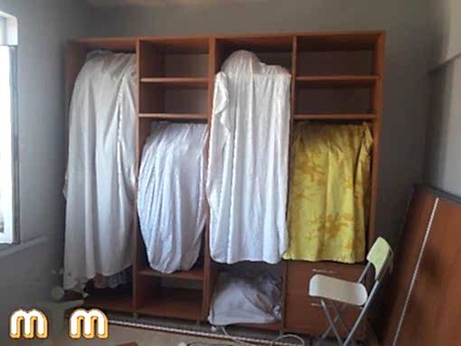 Bakırköy Kartaltepe Mahallesi Mobilya Tamir Servis Mobilya tamir servisi olarak Kartaltepe mahallesi mobilya tamiri konusunda hizmet veriyoruz. Mobilyalar yapısı gereği ahşaptan imal olması nedeniyle kolay hasar alabiliyor. Evden eve taşıma hizmeti veren bazı firmalar işlerini gelişi güzel yaptıklarından dolayı geride bir çok sorunlar bırakabiliyorlar. Mobilya tamir işlemi işinde deneyimli ve tecrübeli teknisyenler tarafından dikkatlice yapılmalıdır. İşinde