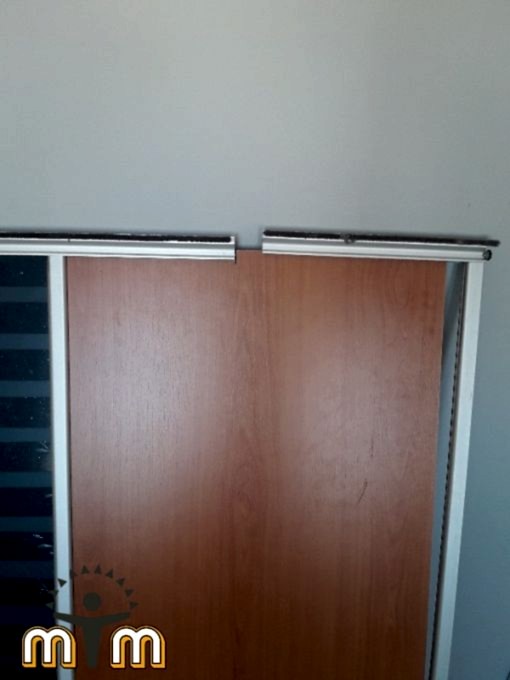 Bakırköy Osmaniye Mahallesi Mobilya Tamir Servis Mobilya tamir servisi olarak Osmaniye mahallesi mobilya tamiri konusunda hizmet veriyoruz. Mobilyalar yapısı gereği ahşaptan imal olması nedeniyle kolay hasar alabiliyor. Evden eve taşıma hizmeti veren bazı firmalar işlerini gelişi güzel yaptıklarından dolayı geride bir çok sorunlar bırakabiliyorlar. Mobilya tamir işlemi işinde deneyimli ve tecrübeli teknisyenler tarafından dikkatlice yapılmalıdır. İşinde deneyimli olmayan kişiler