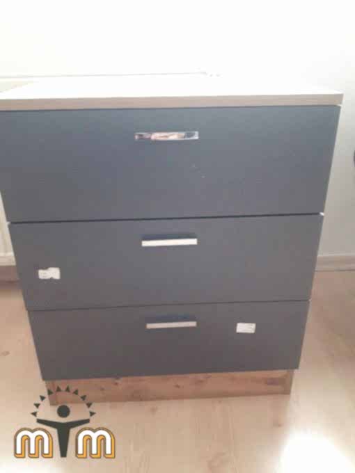 Bakırköy Yenimahalle Mahallesi Mobilya Tamir Servis Mobilya tamir servisi olarak Yenimahalle mahallesi mobilya tamiri konusunda hizmet veriyoruz. Mobilyalar yapısı gereği ahşaptan imal olması nedeniyle kolay hasar alabiliyor. Evden eve taşıma hizmeti veren bazı firmalar işlerini gelişi güzel yaptıklarından dolayı geride bir çok sorunlar bırakabiliyorlar. Mobilya tamir işlemi işinde deneyimli ve tecrübeli teknisyenler tarafından dikkatlice yapılmalıdır.