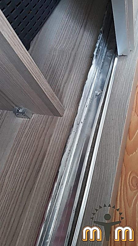 Beşiktaş Balmumcu Mahallesi Mobilya Tamir Servis Mobilya tamir servisi olarak Balmumcu mahallesi mobilya tamiri konusunda hizmet veriyoruz. Mobilyalar yapısı gereği ahşaptan imal olması nedeniyle kolay hasar alabiliyor. Evden eve taşıma hizmeti veren bazı firmalar işlerini gelişi güzel yaptıklarından dolayı geride bir çok sorunlar bırakabiliyorlar. Mobilya tamir işlemi işinde deneyimli ve tecrübeli teknisyenler tarafından dikkatlice yapılmalıdır. İşinde deneyimli olmayan