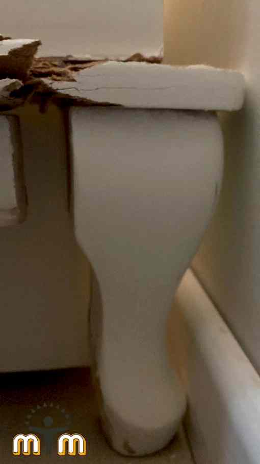 Beşiktaş Bebek Mahallesi Mobilya Tamir Servis Mobilya tamir servisi olarak Bebek mahallesi mobilya tamiri konusunda hizmet veriyoruz. Mobilyalar yapısı gereği ahşaptan imal olması nedeniyle kolay hasar alabiliyor. Evden eve taşıma hizmeti veren bazı firmalar işlerini gelişi güzel yaptıklarından dolayı geride bir çok sorunlar bırakabiliyorlar. Mobilya tamir işlemi işinde deneyimli ve tecrübeli teknisyenler tarafından dikkatlice yapılmalıdır. İşinde deneyimli