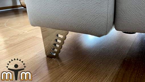 Beşiktaş Etiler Mahallesi Mobilya Tamir Servis Mobilya tamir servisi olarak Etiler mahallesi mobilya tamiri konusunda hizmet veriyoruz. Mobilyalar yapısı gereği ahşaptan imal olması nedeniyle kolay hasar alabiliyor. Evden eve taşıma hizmeti veren bazı firmalar işlerini gelişi güzel yaptıklarından dolayı geride bir çok sorunlar bırakabiliyorlar. Mobilya tamir işlemi işinde deneyimli ve tecrübeli teknisyenler tarafından dikkatlice yapılmalıdır