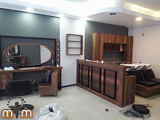 Beşiktaş Sinanpaşa Mahallesi Mobilya Tamir Servis Mobilya tamir servisi olarak Sinanpaşa mahallesi mobilya tamiri konusunda hizmet veriyoruz. Mobilyalar yapısı gereği ahşaptan imal olması nedeniyle kolay hasar alabiliyor. Evden eve taşıma hizmeti veren bazı firmalar işlerini gelişi güzel yaptıklarından dolayı geride bir çok sorunlar bırakabiliyorlar. Mobilya tamir işlemi işinde deneyimli ve tecrübeli teknisyenler tarafından dikkatlice yapılmalıdır