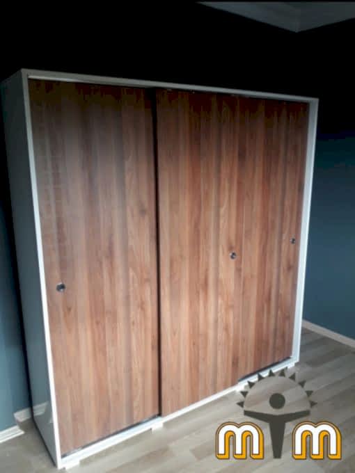 Beylikdüzü Adnan Kahveci Mahallesi Mobilya Tamir Servis Mobilya tamir servisi olarak Adnan Kahveci mahallesi mobilya tamiri konusunda hizmet veriyoruz. Mobilyalar yapısı gereği ahşaptan imal olması nedeniyle kolay hasar alabiliyor. Evden eve taşıma hizmeti veren bazı firmalar işlerini gelişi güzel yaptıklarından dolayı geride bir çok sorunlar bırakabiliyorlar. Mobilya tamir işlemi işinde deneyimli ve tecrübeli teknisyenler tarafından dikkatlice yapılmalıdır.