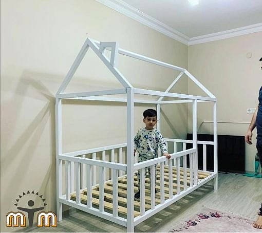 Beylikdüzü Büyükşehir Mahallesi Mobilya Tamir Servis Mobilya tamir servisi olarak Büyükşehir mahallesi mobilya tamiri konusunda hizmet veriyoruz. Mobilyalar yapısı gereği ahşaptan imal olması nedeniyle kolay hasar alabiliyor. Evden eve taşıma hizmeti veren bazı firmalar işlerini gelişi güzel yaptıklarından dolayı geride bir çok sorunlar bırakabiliyorlar. Mobilya tamir işlemi işinde deneyimli ve tecrübeli teknisyenler tarafından dikkatlice yapılmalıdır.