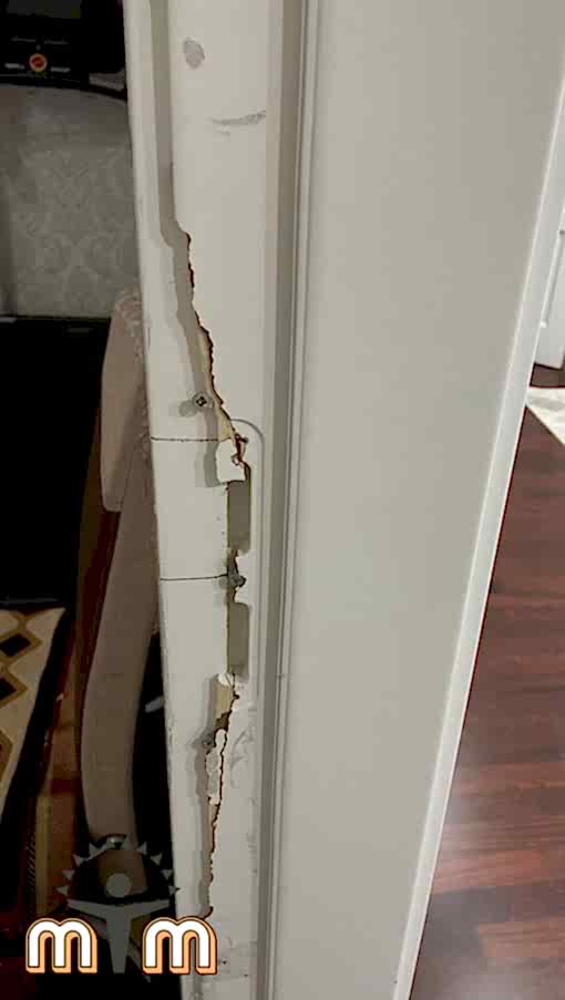 Beylikdüzü Gürpınar Mahallesi Mobilya Tamir Servis Mobilya tamir servisi olarak Gürpınar mahallesi mobilya tamiri konusunda hizmet veriyoruz. Mobilyalar yapısı gereği ahşaptan imal olması nedeniyle kolay hasar alabiliyor. Evden eve taşıma hizmeti veren bazı firmalar işlerini gelişi güzel yaptıklarından dolayı geride bir çok sorunlar bırakabiliyorlar. Mobilya tamir işlemi işinde deneyimli ve tecrübeli teknisyenler tarafından dikkatlice yapılmalıdır.