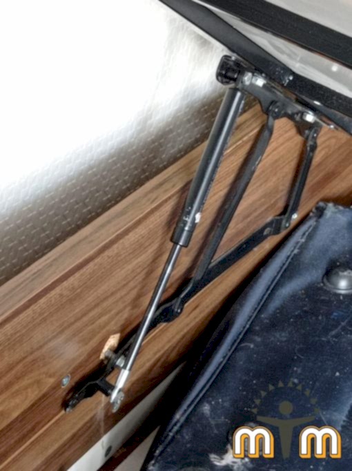 Beylikdüzü Kavaklı Mahallesi Mobilya Tamir Servis Mobilya tamir servisi olarak Kavaklı mahallesi mobilya tamiri konusunda hizmet veriyoruz. Mobilyalar yapısı gereği ahşaptan imal olması nedeniyle kolay hasar alabiliyor. Evden eve taşıma hizmeti veren bazı firmalar işlerini gelişi güzel yaptıklarından dolayı geride bir çok sorunlar bırakabiliyorlar. Mobilya tamir işlemi işinde deneyimli ve tecrübeli teknisyenler tarafından dikkatlice yapılmalıdır.