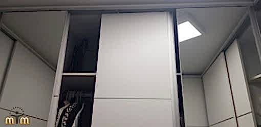 Beylikdüzü Sahil Mahallesi Mobilya Tamir Servis Mobilya tamir servisi olarak Sahil mahallesi mobilya tamiri konusunda hizmet veriyoruz. Mobilyalar yapısı gereği ahşaptan imal olması nedeniyle kolay hasar alabiliyor. Evden eve taşıma hizmeti veren bazı firmalar işlerini gelişi güzel yaptıklarından dolayı geride bir çok sorunlar bırakabiliyorlar. Mobilya tamir işlemi işinde deneyimli ve tecrübeli teknisyenler tarafından dikkatlice yapılmalıdır.