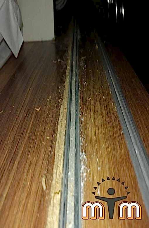 Beylikdüzü Yakuplu Mahallesi Mobilya Tamir Servis Mobilya tamir servisi olarak Yakuplu mahallesi mobilya tamiri konusunda hizmet veriyoruz. Mobilyalar yapısı gereği ahşaptan imal olması nedeniyle kolay hasar alabiliyor. Evden eve taşıma hizmeti veren bazı firmalar işlerini gelişi güzel yaptıklarından dolayı geride bir çok sorunlar bırakabiliyorlar. Mobilya tamir işlemi işinde deneyimli ve tecrübeli teknisyenler tarafından dikkatlice yapılmalıdır.