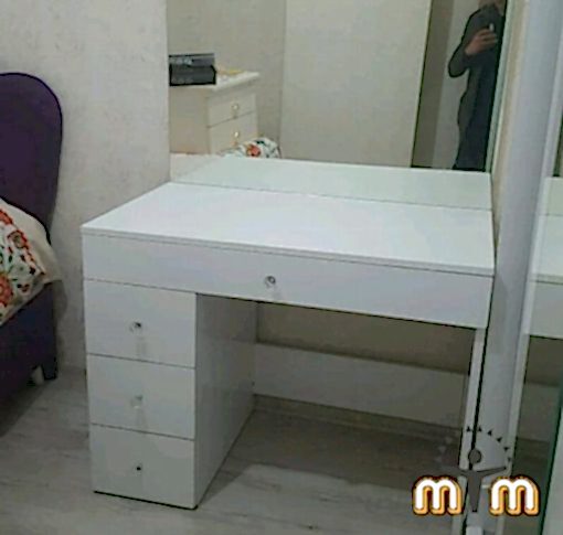 Beyoğlu Bedrettin Mahallesi Mobilya Tamir Servis Mobilya tamir servisi olarak Bedrettin mahallesi mobilya tamiri konusunda hizmet veriyoruz. Mobilyalar yapısı gereği ahşaptan imal olması nedeniyle kolay hasar alabiliyor. Evden eve taşıma hizmeti veren bazı firmalar işlerini gelişi güzel yaptıklarından dolayı geride bir çok sorunlar bırakabiliyorlar. Mobilya tamir işlemi işinde deneyimli ve tecrübeli teknisyenler tarafından dikkatlice yapılmalıdır.