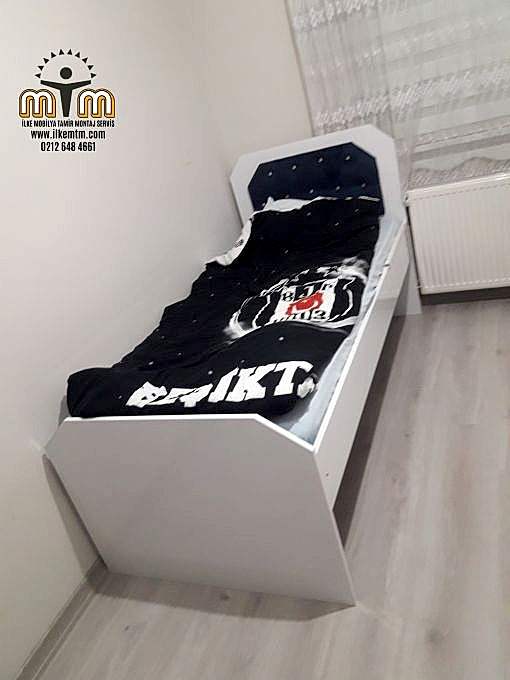 Beyoğlu Keçecipiri Mahallesi Mobilya Tamir Servis Mobilya tamir servisi olarak Keçecipiri mahallesi mobilya tamiri konusunda hizmet veriyoruz. Mobilyalar yapısı gereği ahşaptan imal olması nedeniyle kolay hasar alabiliyor. Evden eve taşıma hizmeti veren bazı firmalar işlerini gelişi güzel yaptıklarından dolayı geride bir çok sorunlar bırakabiliyorlar. Mobilya tamir işlemi işinde deneyimli ve tecrübeli teknisyenler tarafından dikkatlice yapılmalıdır.