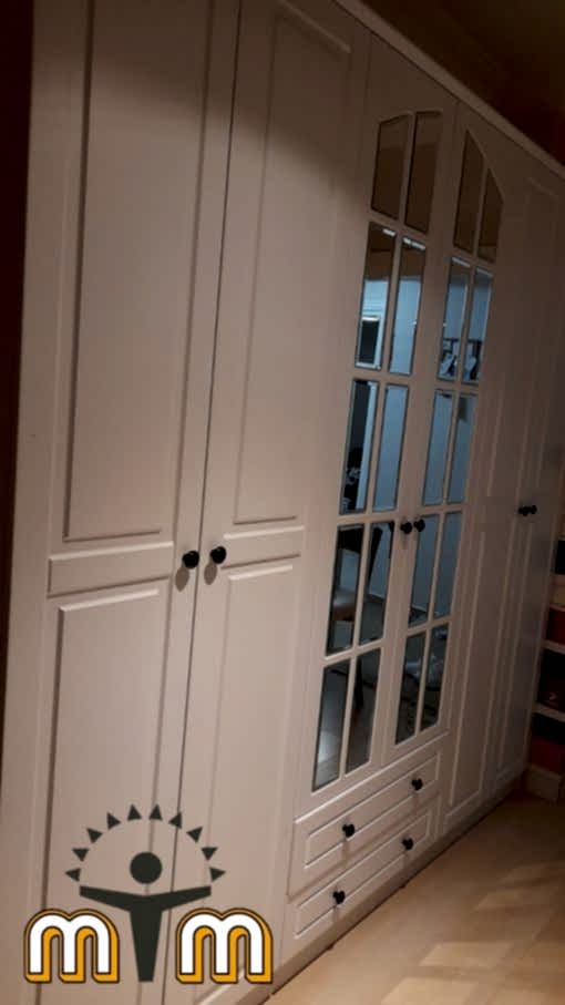 Beyoğlu Kulaksız Mahallesi Mobilya Tamir Servis Mobilya tamir servisi olarak Kulaksız mahallesi mobilya tamiri konusunda hizmet veriyoruz. Mobilyalar yapısı gereği ahşaptan imal olması nedeniyle kolay hasar alabiliyor. Evden eve taşıma hizmeti veren bazı firmalar işlerini gelişi güzel yaptıklarından dolayı geride bir çok sorunlar bırakabiliyorlar. Mobilya tamir işlemi işinde deneyimli ve tecrübeli teknisyenler tarafından dikkatlice yapılmalıdır.