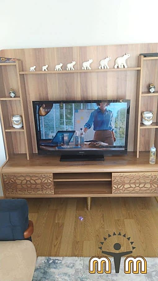 Beyoğlu Kuloğlu Mahallesi Mobilya Tamir Servis Mobilya tamir servisi olarak Kuloğlu mahallesi mobilya tamiri konusunda hizmet veriyoruz. Mobilyalar yapısı gereği ahşaptan imal olması nedeniyle kolay hasar alabiliyor. Evden eve taşıma hizmeti veren bazı firmalar işlerini gelişi güzel yaptıklarından dolayı geride bir çok sorunlar bırakabiliyorlar. Mobilya tamir işlemi işinde deneyimli ve tecrübeli teknisyenler tarafından dikkatlice yapılmalıdır.