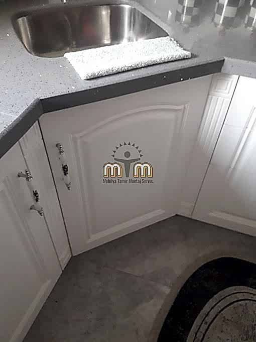 Büyükçekmece Celaliye Mahallesi Mobilya Montaj Servis Demontaj veya montaj işlemi yapılırken ilerleyen zamanlarda oluşabilecek sorunlarında önüne geçmek için gayret göstermeye çalışıyoruz. Bazı mobilyalar kaliteli olurken bazıları ise kalitesiz ürünlerden oluşur. Çalışma hayatımızda bu tür sorunlar genellikle internet mağazalarında hazır satılan modüler mobilyalarda daha sık karşılaşıyoruz. Mobilyalarınızın uzun ömürlü montaj işlemi için firmamız ile iletişime geçerek randevu talebinde bulunabilirsiniz.