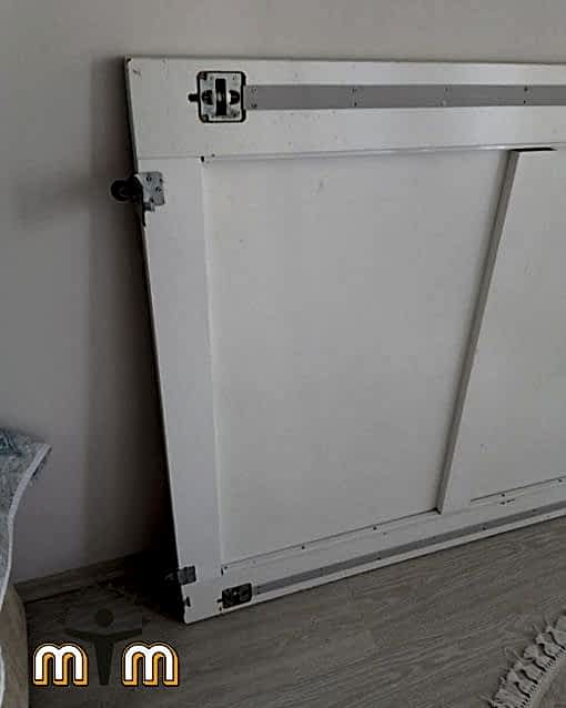 Büyükçekmece Celaliye Mahallesi Mobilya Tamir Servis Mobilya tamir servisi olarak Celaliye mahallesi mobilya tamiri konusunda hizmet veriyoruz. Mobilyalar yapısı gereği ahşaptan imal olması nedeniyle kolay hasar alabiliyor. Evden eve taşıma hizmeti veren bazı firmalar işlerini gelişi güzel yaptıklarından dolayı geride bir çok sorunlar bırakabiliyorlar. Mobilya tamir işlemi işinde deneyimli ve tecrübeli teknisyenler tarafından dikkatlice yapılmalıdır.