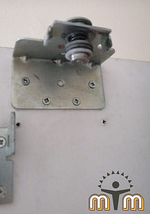 Büyükçekmece Cumhuriyet Mahallesi Mobilya Tamir Servis Mobilya tamir servisi olarak Cumhuriyet mahallesi mobilya tamiri konusunda hizmet veriyoruz. Mobilyalar yapısı gereği ahşaptan imal olması nedeniyle kolay hasar alabiliyor. Evden eve taşıma hizmeti veren bazı firmalar işlerini gelişi güzel yaptıklarından dolayı geride bir çok sorunlar bırakabiliyorlar. Mobilya tamir işlemi işinde deneyimli ve tecrübeli teknisyenler tarafından dikkatlice yapılmalıdır.