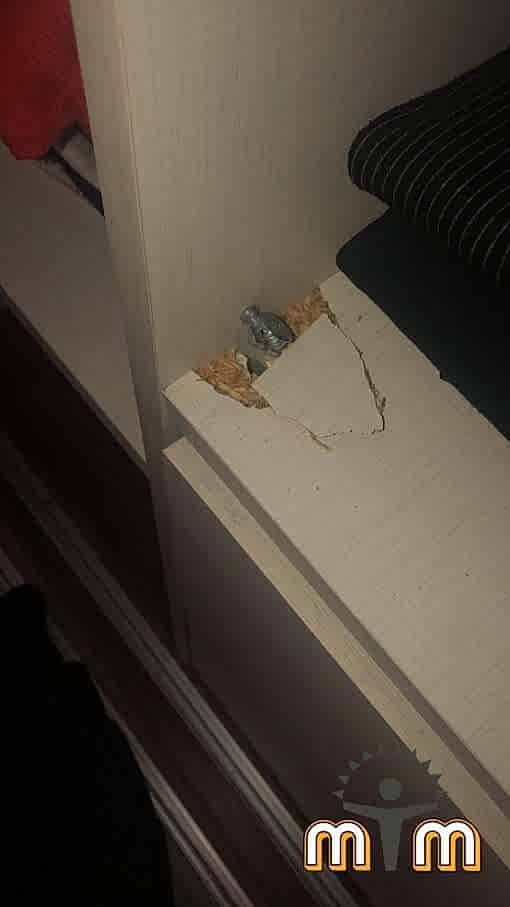 Büyükçekmece Ekinoba Mahallesi Mobilya Tamir Servis Mobilya tamir servisi olarak Ekinoba mahallesi mobilya tamiri konusunda hizmet veriyoruz. Mobilyalar yapısı gereği ahşaptan imal olması nedeniyle kolay hasar alabiliyor. Evden eve taşıma hizmeti veren bazı firmalar işlerini gelişi güzel yaptıklarından dolayı geride bir çok sorunlar bırakabiliyorlar. Mobilya tamir işlemi işinde deneyimli ve tecrübeli teknisyenler tarafından dikkatlice yapılmalıdır