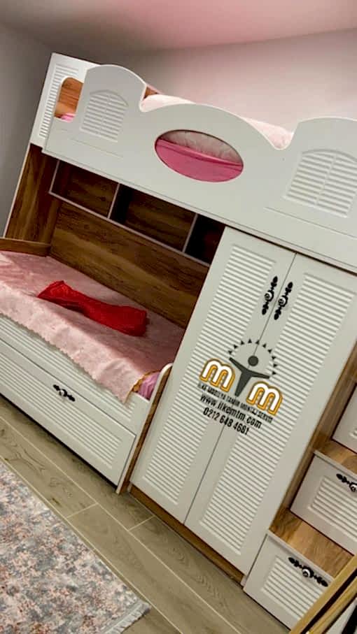 Büyükçekmece Pınartepe Mahallesi Mobilya Tamir Servis Mobilya tamir servisi olarak Pınartepe mahallesi mobilya tamiri konusunda hizmet veriyoruz. Mobilyalar yapısı gereği ahşaptan imal olması nedeniyle kolay hasar alabiliyor. Evden eve taşıma hizmeti veren bazı firmalar işlerini gelişi güzel yaptıklarından dolayı geride bir çok sorunlar bırakabiliyorlar. Mobilya tamir işlemi işinde deneyimli ve tecrübeli teknisyenler tarafından dikkatlice yapılmalıdır.