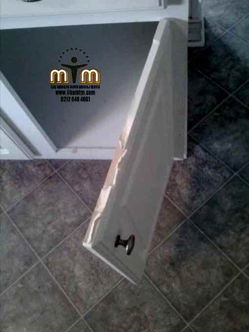 Büyükçekmece Sinanoba Mahallesi Mobilya Tamir Servis Mobilya tamir servisi olarak Sinanoba mahallesi mobilya tamiri konusunda hizmet veriyoruz. Mobilyalar yapısı gereği ahşaptan imal olması nedeniyle kolay hasar alabiliyor. Evden eve taşıma hizmeti veren bazı firmalar işlerini gelişi güzel yaptıklarından dolayı geride bir çok sorunlar bırakabiliyorlar. Mobilya tamir işlemi işinde deneyimli ve tecrübeli teknisyenler tarafından dikkatlice yapılmalıdır