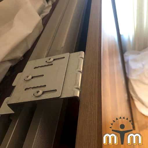 Büyükçekmece Ulus Mahallesi Mobilya Tamir Servis Mobilya tamir servisi olarak Ulus mahallesi mobilya tamiri konusunda hizmet veriyoruz. Mobilyalar yapısı gereği ahşaptan imal olması nedeniyle kolay hasar alabiliyor. Evden eve taşıma hizmeti veren bazı firmalar işlerini gelişi güzel yaptıklarından dolayı geride bir çok sorunlar bırakabiliyorlar. Mobilya tamir işlemi işinde deneyimli ve tecrübeli teknisyenler tarafından dikkatlice yapılmalıdır.