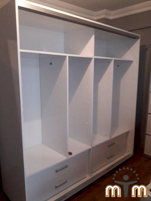 Esenler Menderes Mahallesi Mobilya Tamir Servis Mobilya tamir servisi olarak Menderes mahallesi mobilya tamiri konusunda hizmet veriyoruz. Mobilyalar yapısı gereği ahşaptan imal olması nedeniyle kolay hasar alabiliyor. Evden eve taşıma hizmeti veren bazı firmalar işlerini gelişi güzel yaptıklarından dolayı geride bir çok sorunlar bırakabiliyorlar. Mobilya tamir işlemi işinde deneyimli ve tecrübeli teknisyenler tarafından dikkatlice yapılmalıdır.