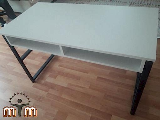 Esenyurt Orhangazi Mahallesi Mobilya Tamir Servis Mobilya tamir servisi olarak Orhangazi mahallesi mobilya tamiri konusunda hizmet veriyoruz. Mobilyalar yapısı gereği ahşaptan imal olması nedeniyle kolay hasar alabiliyor. Evden eve taşıma hizmeti veren bazı firmalar işlerini gelişi güzel yaptıklarından dolayı geride bir çok sorunlar bırakabiliyorlar. Mobilya tamir işlemi işinde deneyimli ve tecrübeli teknisyenler tarafından dikkatlice yapılmalıdır. İşinde deneyimli olmayan kişiler tarafından