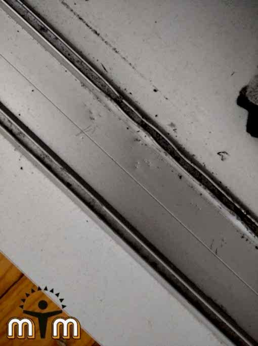 Esenyurt Pınar Mahallesi Mobilya Tamir Servis Mobilya tamir servisi olarak Pınar mahallesi mobilya tamiri konusunda hizmet veriyoruz. Mobilyalar yapısı gereği ahşaptan imal olması nedeniyle kolay hasar alabiliyor. Evden eve taşıma hizmeti veren bazı firmalar işlerini gelişi güzel yaptıklarından dolayı geride bir çok sorunlar bırakabiliyorlar. Mobilya tamir işlemi işinde deneyimli ve tecrübeli teknisyenler tarafından dikkatlice yapılmalıdır. İşinde deneyimli olmayan kişiler tarafından yapılan