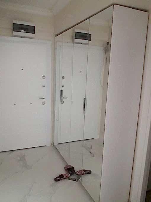 Esenyurt Süleymaniye Mahallesi Mobilya Tamir Servis Mobilya tamir servisi olarak Süleymaniye mahallesi mobilya tamiri konusunda hizmet veriyoruz. Mobilyalar yapısı gereği ahşaptan imal olması nedeniyle kolay hasar alabiliyor. Evden eve taşıma hizmeti veren bazı firmalar işlerini gelişi güzel yaptıklarından dolayı geride bir çok sorunlar bırakabiliyorlar. Mobilya tamir işlemi işinde deneyimli ve tecrübeli teknisyenler tarafından dikkatlice yapılmalıdır.