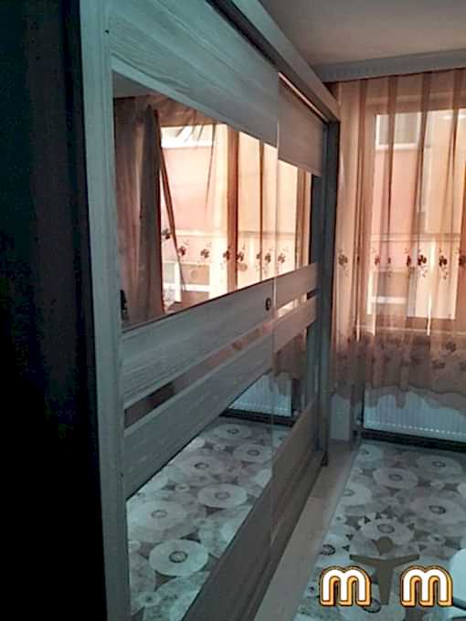 Gaziosmanpaşa Bağlarbaşı Mahallesi Mobilya Tamir Servis Mobilya tamir servisi olarak Bağlarbaşı mahallesi mobilya tamiri konusunda hizmet veriyoruz. Mobilyalar yapısı gereği ahşaptan imal olması nedeniyle kolay hasar alabiliyor. Evden eve taşıma hizmeti veren bazı firmalar işlerini gelişi güzel yaptıklarından dolayı geride bir çok sorunlar bırakabiliyorlar. Mobilya tamir işlemi işinde deneyimli ve tecrübeli teknisyenler tarafından dikkatlice yapılmalıdır. İşinde deneyimli olmayan kişiler