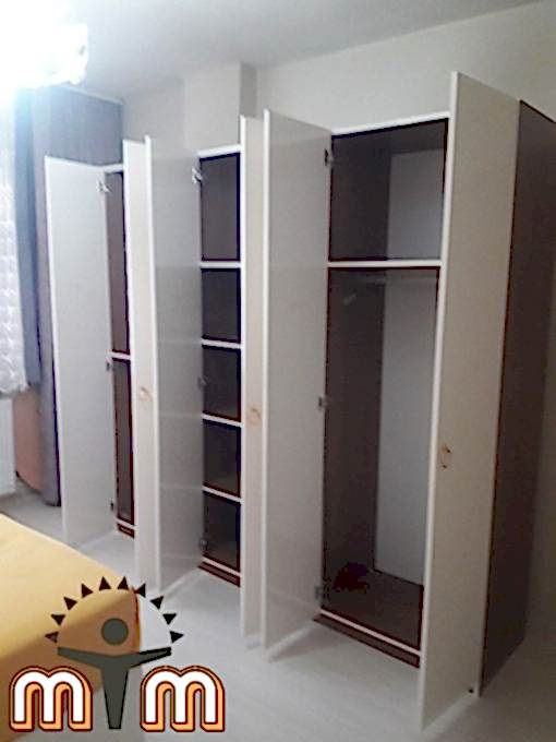 Güngören Akıncılar Mahallesi Mobilya Tamir Servis Mobilya tamir servisi olarak Akıncılar mahallesi mobilya tamiri konusunda hizmet veriyoruz. Mobilyalar yapısı gereği ahşaptan imal olması nedeniyle kolay hasar alabiliyor. Evden eve taşıma hizmeti veren bazı firmalar işlerini gelişi güzel yaptıklarından dolayı geride bir çok sorunlar bırakabiliyorlar. Mobilya tamir işlemi işinde deneyimli ve tecrübeli teknisyenler tarafından dikkatlice yapılmalıdır. İşinde deneyimli olmayan kişiler tarafından yapılan mobilya tamir işlemleri geri dönüşü olmayan hasarlara sebebiyet verebilmektedirler. Mobilyalarınızın