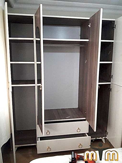 Güngören Güven Mahallesi Mobilya Tamir Servis Mobilya tamir servisi olarak Güven mahallesi mobilya tamiri konusunda hizmet veriyoruz. Mobilyalar yapısı gereği ahşaptan imal olması nedeniyle kolay hasar alabiliyor. Evden eve taşıma hizmeti veren bazı firmalar işlerini gelişi güzel yaptıklarından dolayı geride bir çok sorunlar bırakabiliyorlar. Mobilya tamir işlemi işinde deneyimli ve tecrübeli teknisyenler tarafından dikkatlice yapılmalıdır. İşinde deneyimli olmayan kişiler tarafından yapılan mobilya tamir işlemleri geri dönüşü olmayan hasarlara sebebiyet verebilmektedirler. Mobilyalarınızın