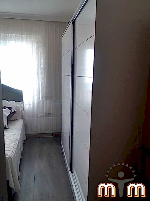 Kağıthane Hamidiye Mahallesi Mobilya Tamir Servis Mobilya tamir servisi olarak Hamidiye mahallesi mobilya tamiri konusunda hizmet veriyoruz. Mobilyalar yapısı gereği ahşaptan imal olması nedeniyle kolay hasar alabiliyor. Evden eve taşıma hizmeti veren bazı firmalar işlerini gelişi güzel yaptıklarından dolayı geride bir çok sorunlar bırakabiliyorlar. Mobilya tamir işlemi işinde deneyimli ve tecrübeli teknisyenler tarafından dikkatlice yapılmalıdır.