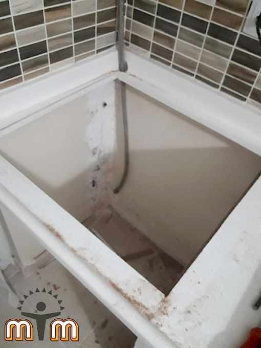 Küçükçekmece Atakent Mahallesi Mobilya Tamir Servis Mobilya tamir servisi olarak Atakent mahallesi mobilya tamiri konusunda hizmet veriyoruz. Mobilyalar yapısı gereği ahşaptan imal olması nedeniyle kolay hasar alabiliyor. Evden eve taşıma hizmeti veren bazı firmalar işlerini gelişi güzel yaptıklarından dolayı geride bir çok sorunlar bırakabiliyorlar. Mobilya tamir işlemi işinde deneyimli ve tecrübeli teknisyenler tarafından dikkatlice yapılmalıdır. İşinde deneyimli olmayan kişiler tarafından yapılan mobilya tamir işlemleri geri dönüşü olmayan hasarlara sebebiyet verebilmektedirler. Mobilyalarınızın kaliteli ve uzun ömürlü tamir işlemi yapılması için konusunda uzman firmamızla iletişime geçerek randevu talebi oluşturabilirsiniz.