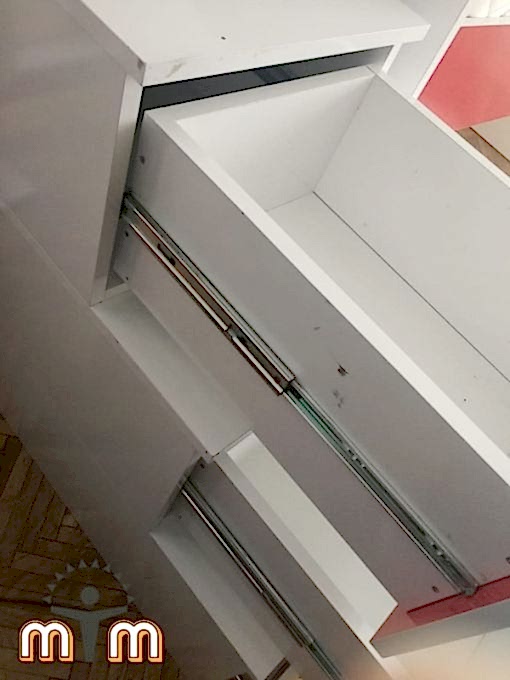 Sultangazi 50. Yıl Mahallesi Mobilya Tamir Servis Mobilya tamir servisi olarak Sultangazi 50. Yıl mahallesi mobilya tamiri konusunda hizmet veriyoruz. Mobilyalar yapısı gereği ahşaptan imal olması nedeniyle kolay hasar alabiliyor. Evden eve taşıma hizmeti veren bazı firmalar işlerini gelişi güzel yaptıklarından dolayı geride bir çok sorunlar bırakabiliyorlar. Mobilya tamir işlemi işinde deneyimli ve tecrübeli teknisyenler tarafından dikkatlice yapılmalıdır.