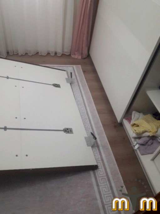 Sultangazi Esentepe Mahallesi Mobilya Tamir Servis Mobilya tamir servisi olarak Esentepe mahallesi mobilya tamiri konusunda hizmet veriyoruz. Mobilyalar yapısı gereği ahşaptan imal olması nedeniyle kolay hasar alabiliyor. Evden eve taşıma hizmeti veren bazı firmalar işlerini gelişi güzel yaptıklarından dolayı geride bir çok sorunlar bırakabiliyorlar. Mobilya tamir işlemi işinde deneyimli ve tecrübeli teknisyenler tarafından dikkatlice yapılmalıdır. İşinde deneyimli olmayan kişiler tarafından