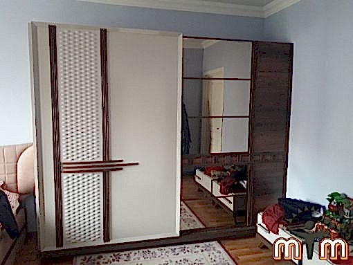 Sultangazi Malkoçoğlu Mahallesi Mobilya Tamir Servis Mobilya tamir servisi olarak Malkoçoğlu mahallesi mobilya tamiri konusunda hizmet veriyoruz. Mobilyalar yapısı gereği ahşaptan imal olması nedeniyle kolay hasar alabiliyor. Evden eve taşıma hizmeti veren bazı firmalar işlerini gelişi güzel yaptıklarından dolayı geride bir çok sorunlar bırakabiliyorlar. Mobilya tamir işlemi işinde deneyimli ve tecrübeli teknisyenler tarafından dikkatlice yapılmalıdır. İşinde deneyimli olmayan kişiler tarafından yapılan mobilya tamir işlemleri geri dönüşü olmayan hasarlara sebebiyet verebilmektedirler. Mobilyalarınızın