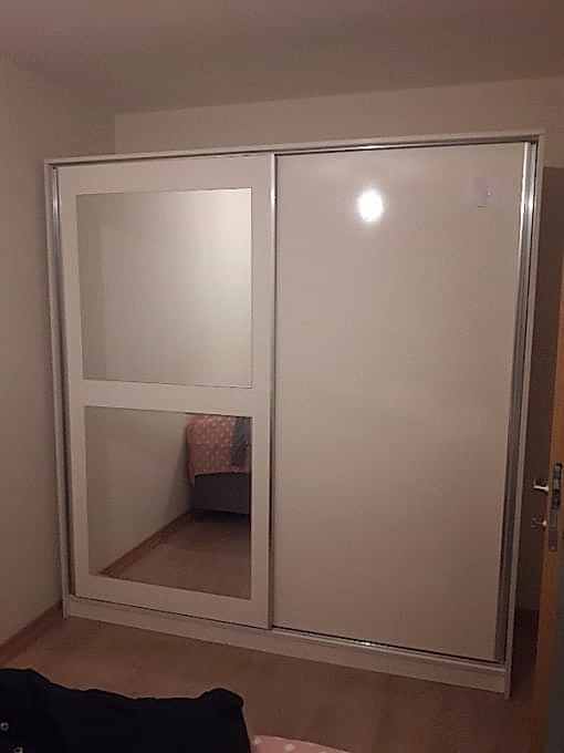 Sultangazi Uğur Mumcu Mahallesi Mobilya Tamir Servis Mobilya tamir servisi olarak Uğur Mumcu mahallesi mobilya tamiri konusunda hizmet veriyoruz. Mobilyalar yapısı gereği ahşaptan imal olması nedeniyle kolay hasar alabiliyor. Evden eve taşıma hizmeti veren bazı firmalar işlerini gelişi güzel yaptıklarından dolayı geride bir çok sorunlar bırakabiliyorlar. Mobilya tamir işlemi işinde deneyimli ve tecrübeli teknisyenler tarafından dikkatlice yapılmalıdır.