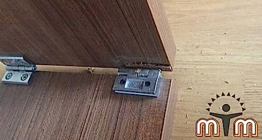 Zeytinburnu Veliefendi Mahallesi Mobilya Tamir Servis Mobilya tamir servisi olarak Veliefendi mahallesi mobilya tamiri konusunda hizmet veriyoruz. Mobilyalar yapısı gereği ahşaptan imal olması nedeniyle kolay hasar alabiliyor. Evden eve taşıma hizmeti veren bazı firmalar işlerini gelişi güzel yaptıklarından dolayı geride bir çok sorunlar bırakabiliyorlar. Mobilya tamir işlemi işinde deneyimli ve tecrübeli teknisyenler tarafından dikkatlice yapılmalıdır. İşinde